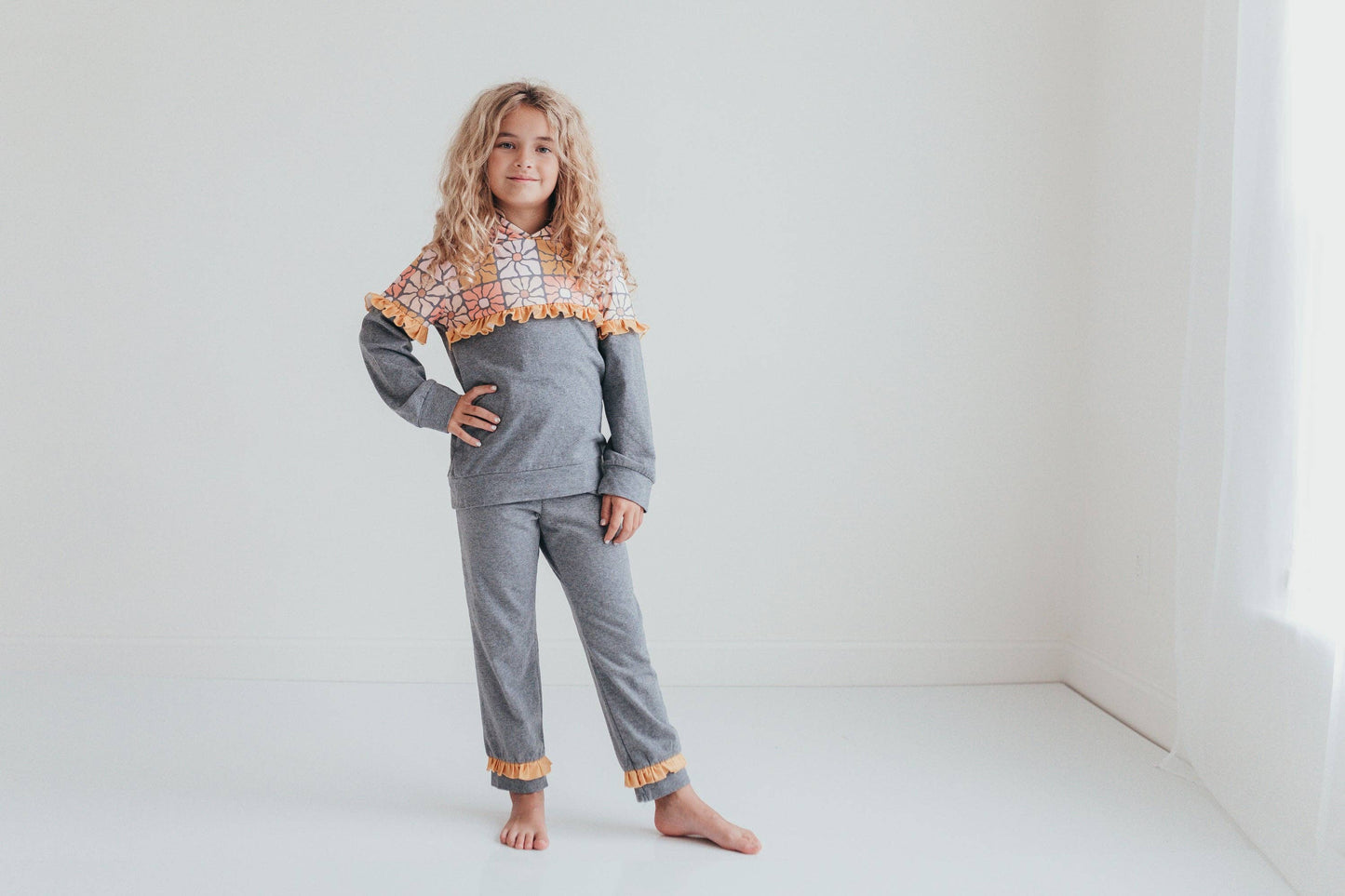 Kids Gray & Mustard Flower Hoodie Sweat Pant Loungewear Set: 3/4