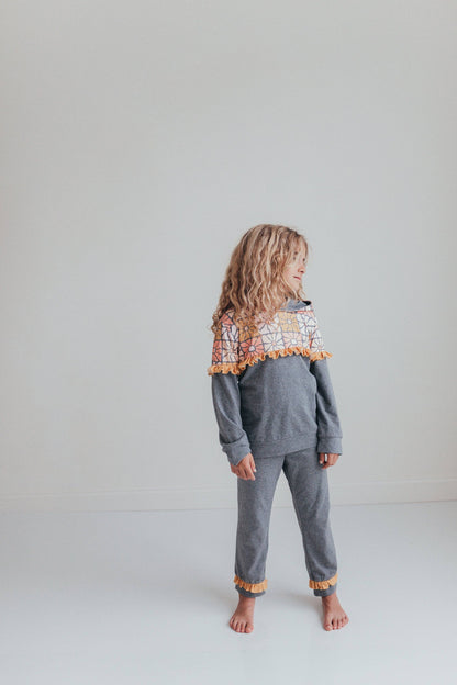 Kids Gray & Mustard Flower Hoodie Sweat Pant Loungewear Set: 3/4